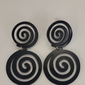 Elegant Black Spiral Earrings